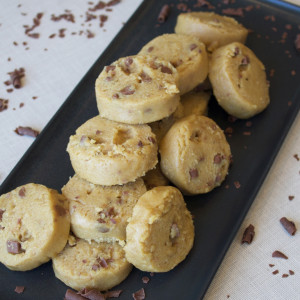 MILK CHOCOLATE CHIP COOKIE PUCK X 50G  